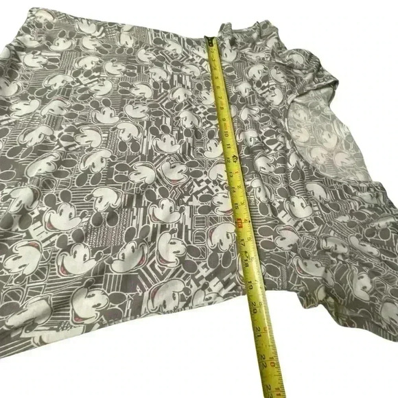 LuLaRoe Womens short sleeve graphic Mickey Mouse top, Size Large (L) - Picture 3 of 6
